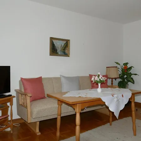 Haus Huber, Neshia Huber Apartamento *